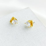 Brilliant Statements Tri-Prong Stud Earrings (Clear/Gold)
