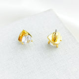 Brilliant Statements Tri-Prong Stud Earrings (Clear/Gold)