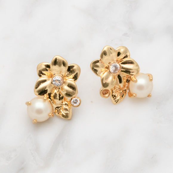 Wild Garden Pearl Flower Stud Earrings