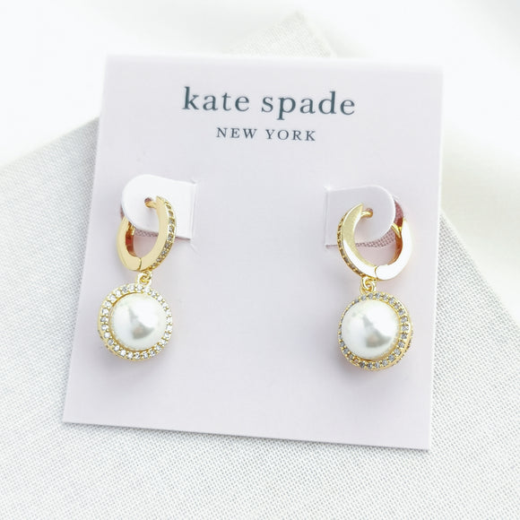 Something Sparkly Spade Huggie Earrings (Cream/Gold)